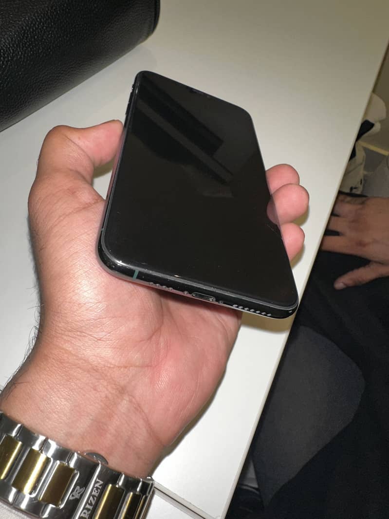 Apple iPhone 11 Pro Max 1