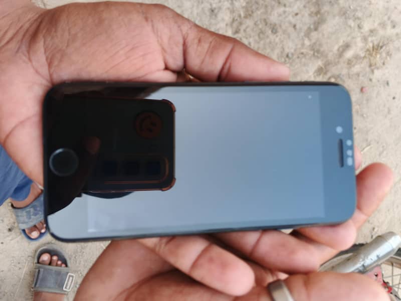 Apple iPhone 7 1