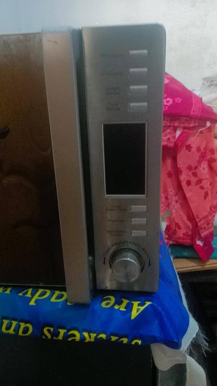 Microwave oven 4