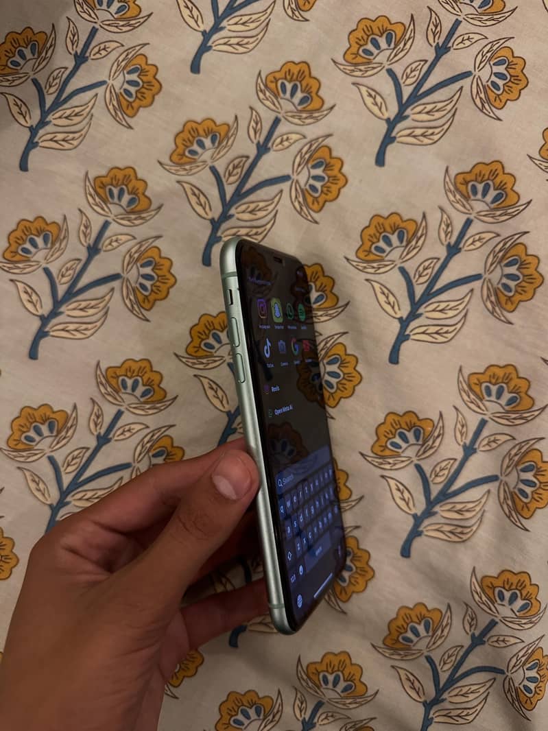 Apple iPhone 11 1