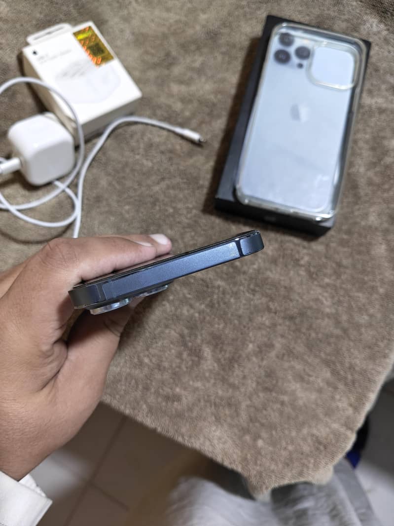 Apple iPhone 13 Pro Max 3