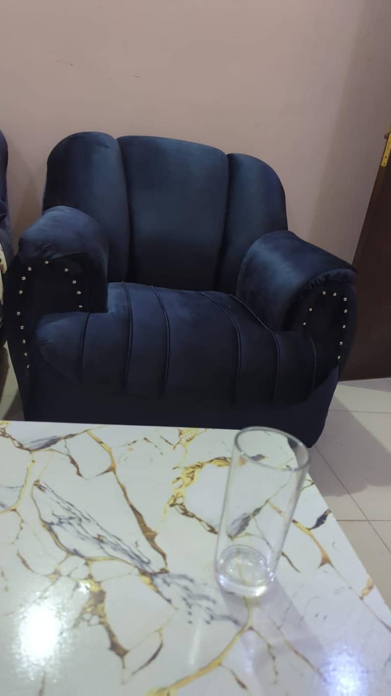 luxurious 7 seator sofa set. 2