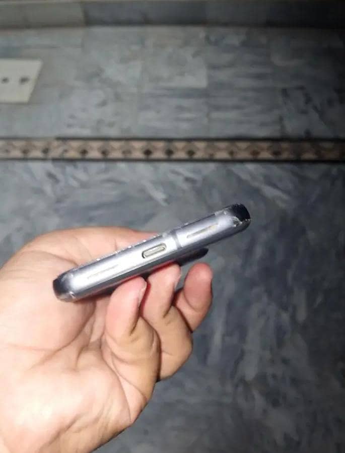 Google Pixel 8 2