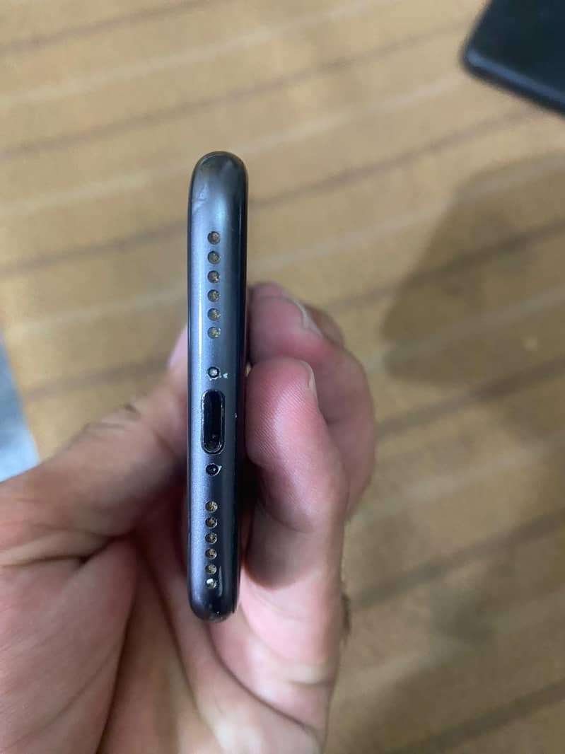 Apple iPhone 8 4