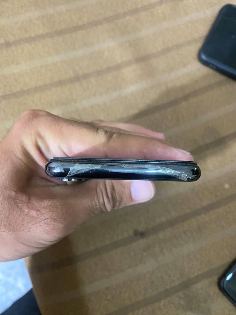 Apple iPhone X 5