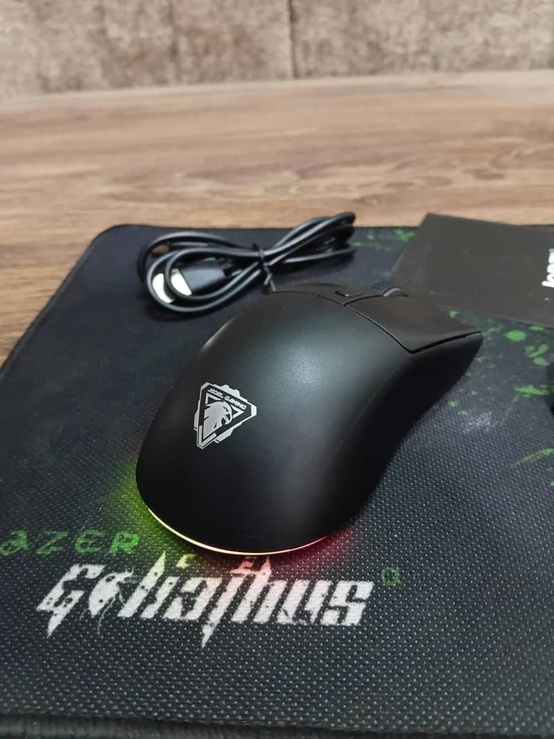 Wireless Gaming Mouse with Docking Stand 4