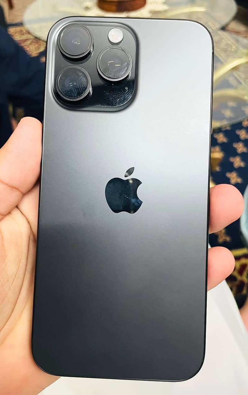 Apple iPhone 16 Pro Max 5