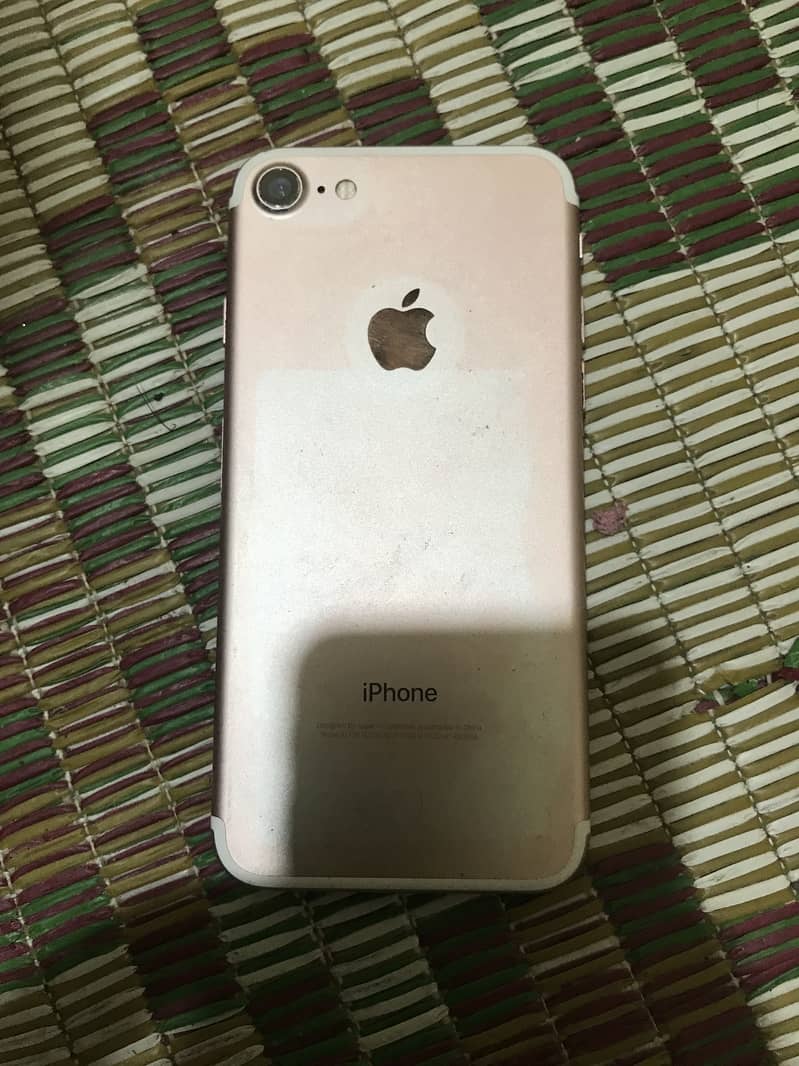 Apple iPhone 7 0
