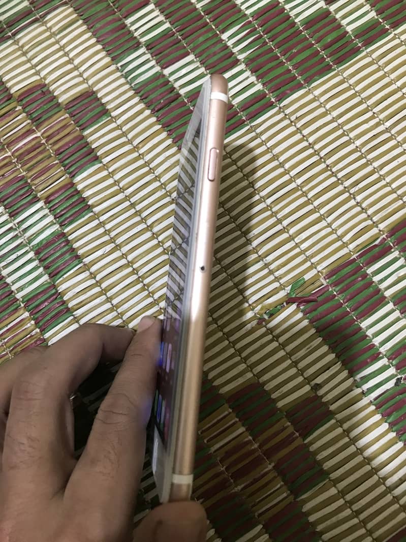 Apple iPhone 7 4