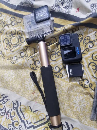 go pro 11 hero. Just 1 time used. all Saman included