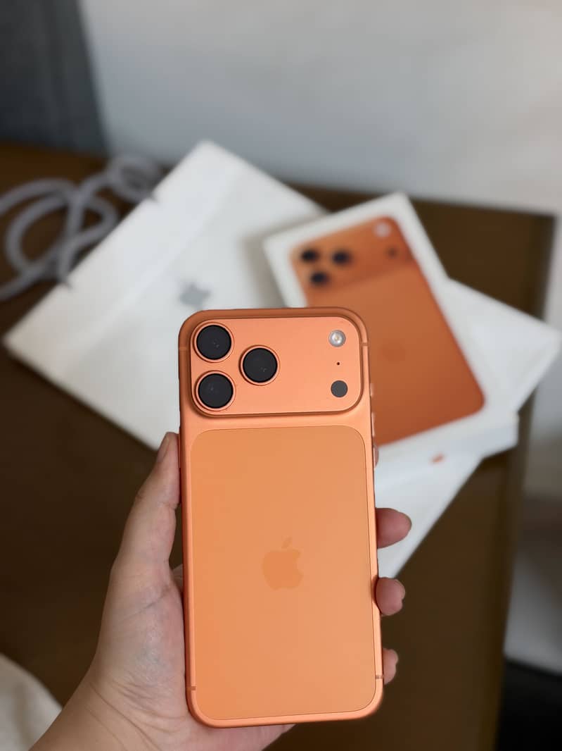 Apple iPhone 17 Pro Max 4