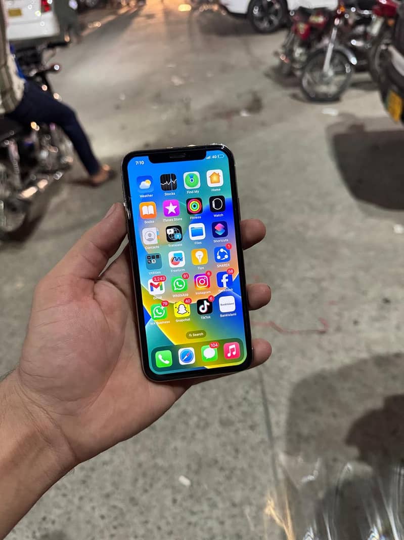 Apple iPhone X 2