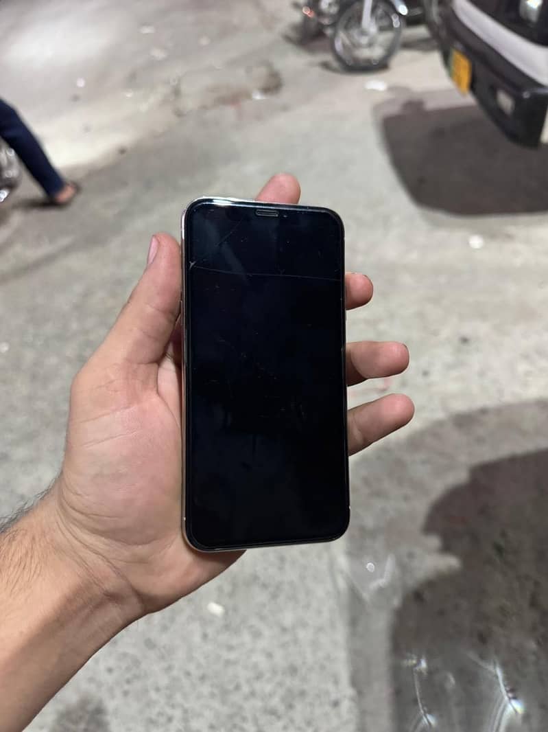 Apple iPhone X 3