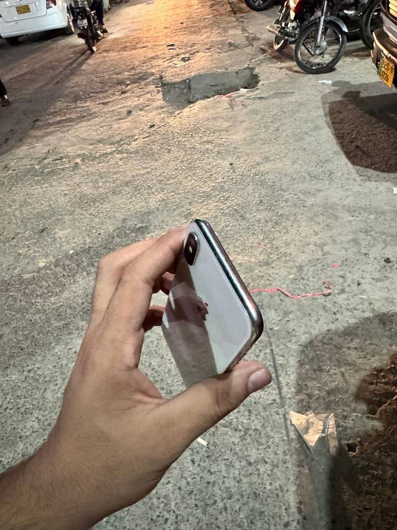 Apple iPhone X 5