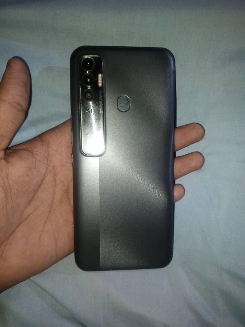 Tecno Spark 7 Pro 0