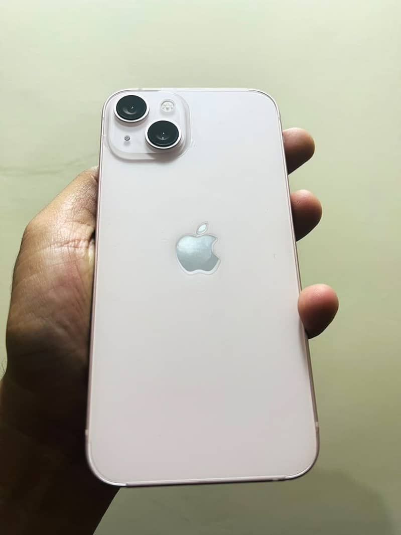 Apple iPhone 13 4