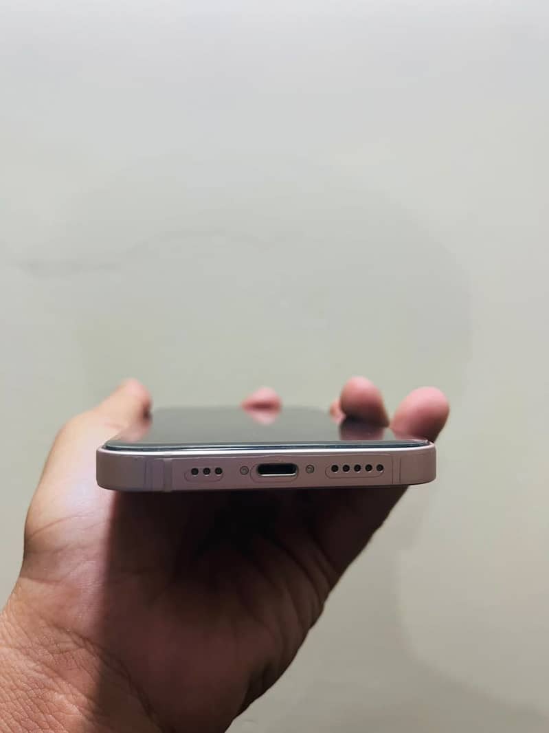 Apple iPhone 13 6