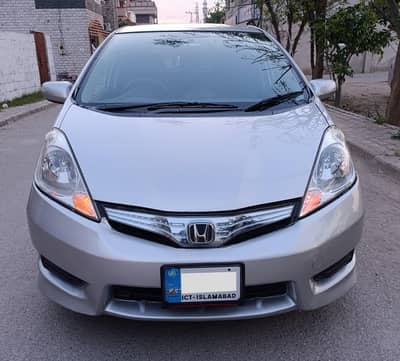 Honda Fit Shuttle Hybrid 2012