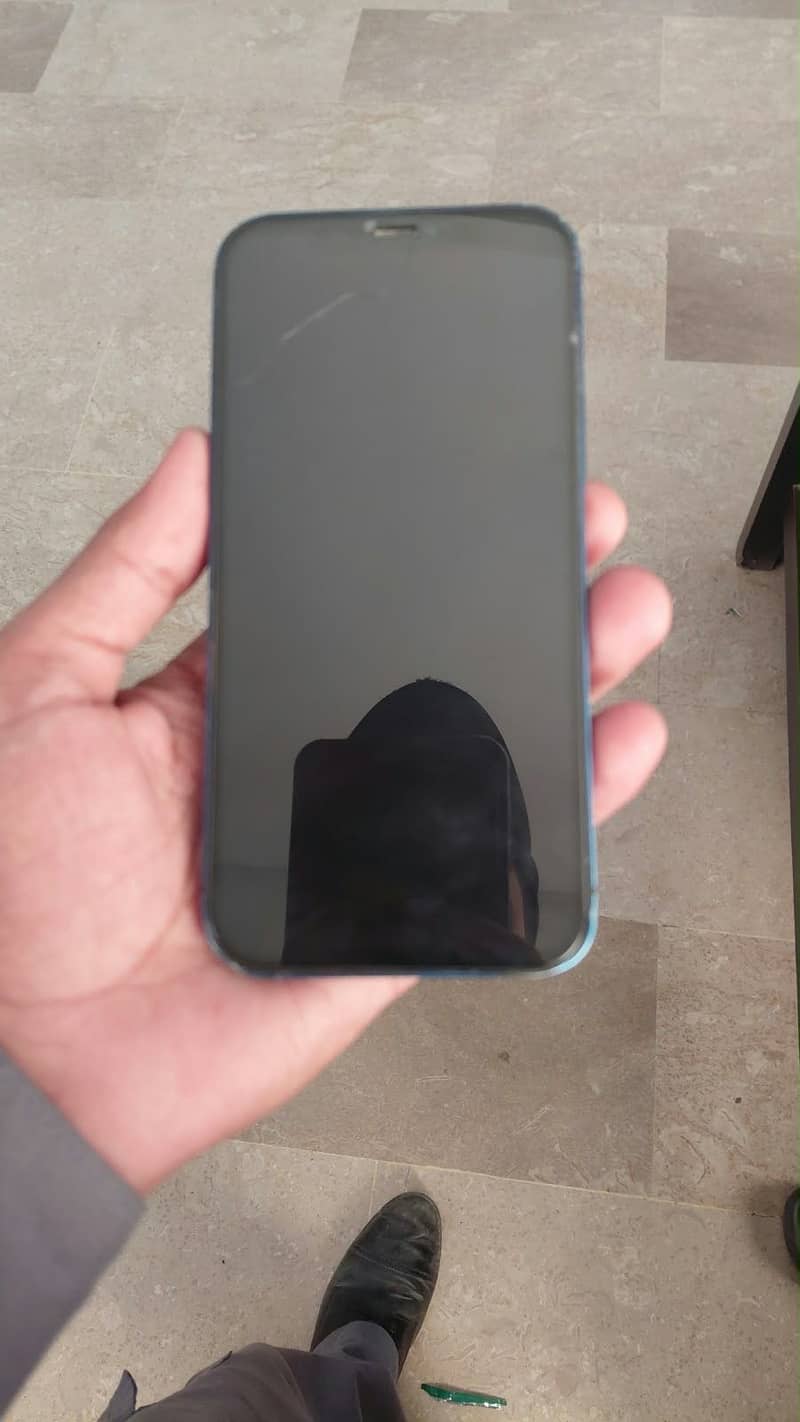 Apple iPhone 12 4