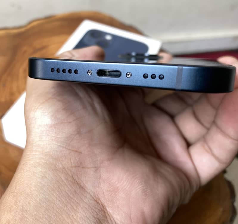 Apple iPhone 13 4