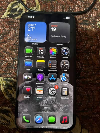 Apple iPhone 13