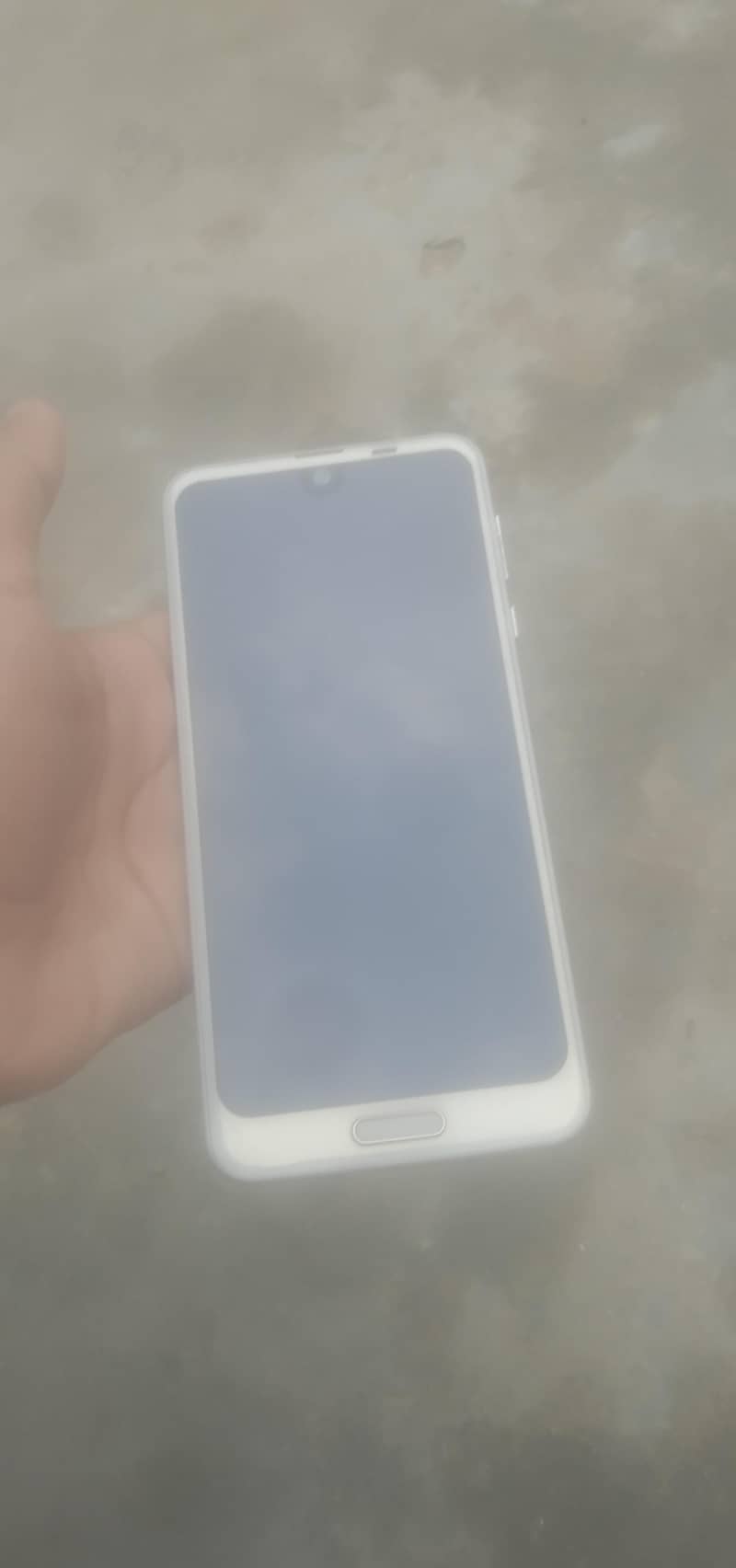 Sharp Aquos R2 3