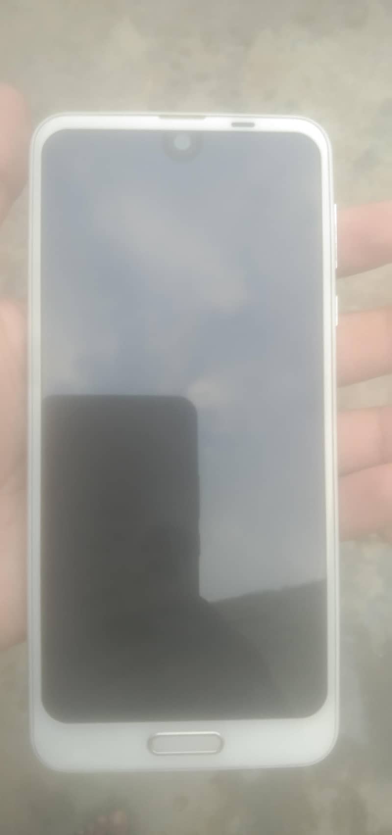 Sharp Aquos R2 5