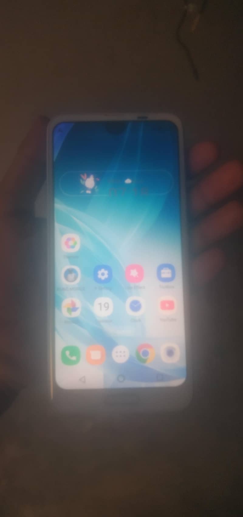 Sharp Aquos R2 6