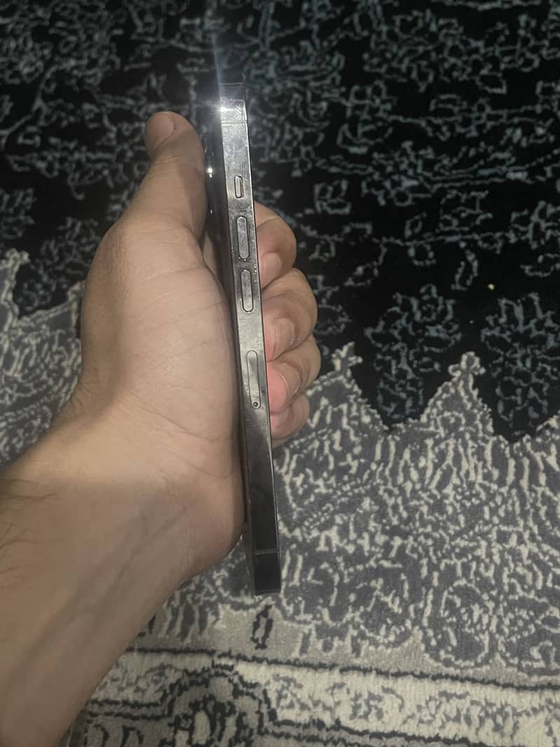 Apple iPhone 13 Pro 2