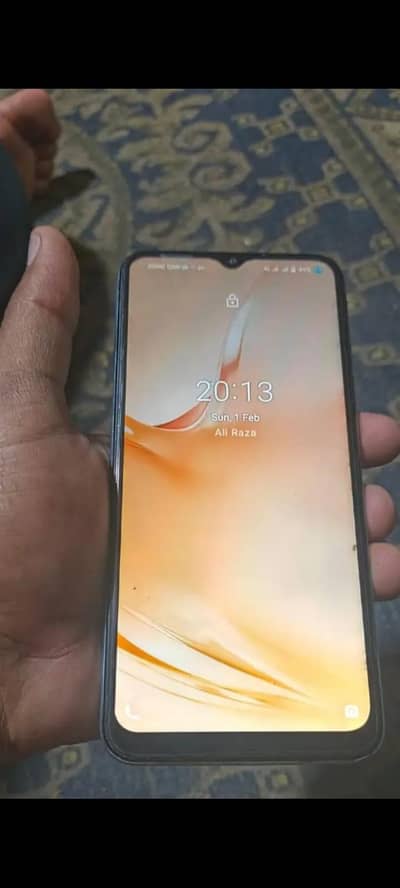 4.64 only phone no box no charger