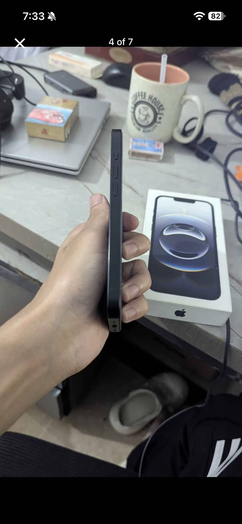 Apple iPhone 16e jv 0