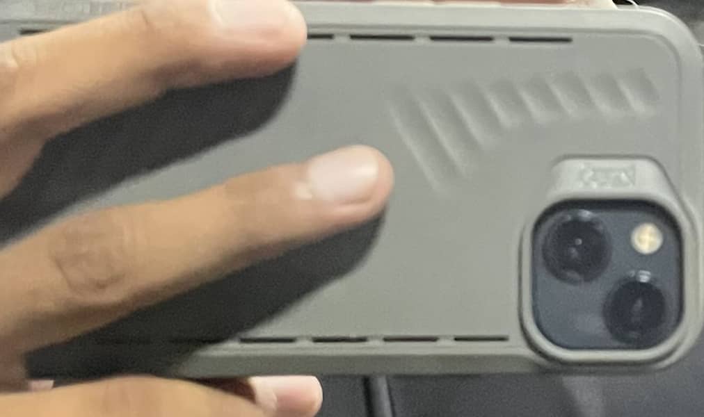 Apple iPhone 13 0