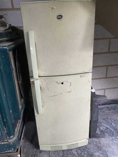 Pel medium sized fridge 12 cubic in good condition. One time repair