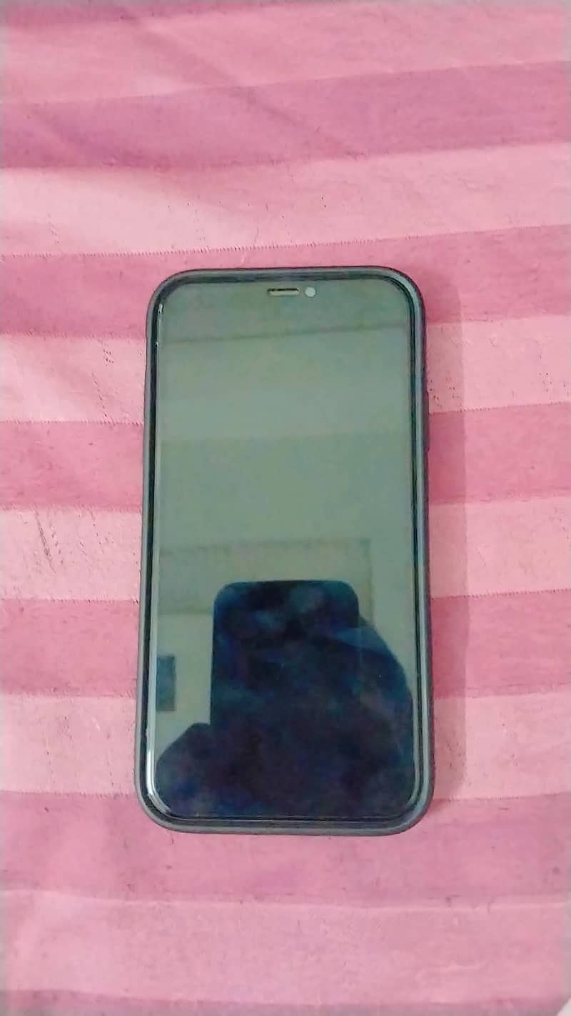 Apple iPhone XR 7