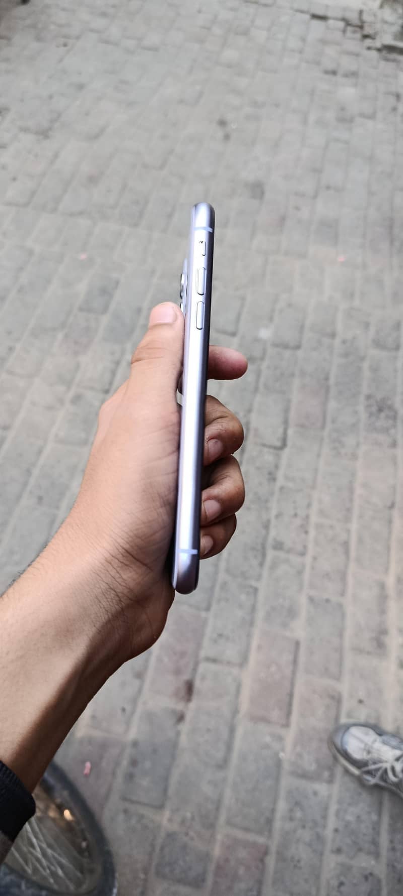 Apple iPhone 11 4