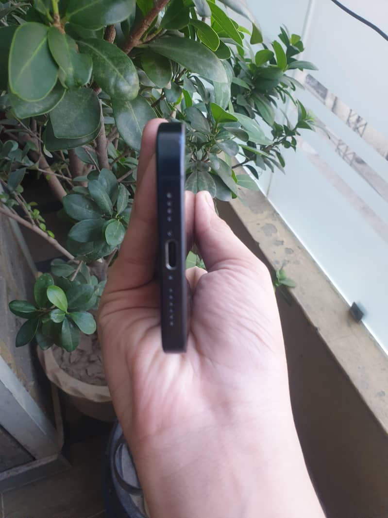 Apple iPhone 15 Pro Max 3