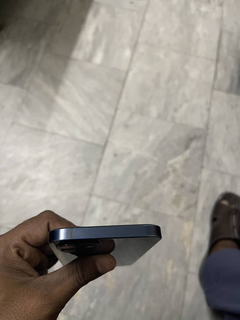 Apple iPhone 12 2