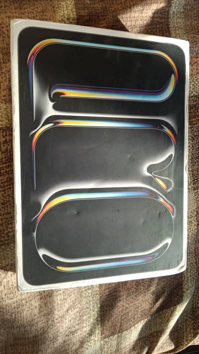 Ipad pro m4 10/10 scrachless with box health86
