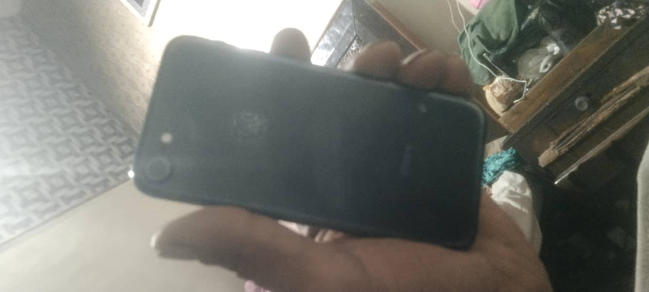 Apple iPhone 7 Plus 1