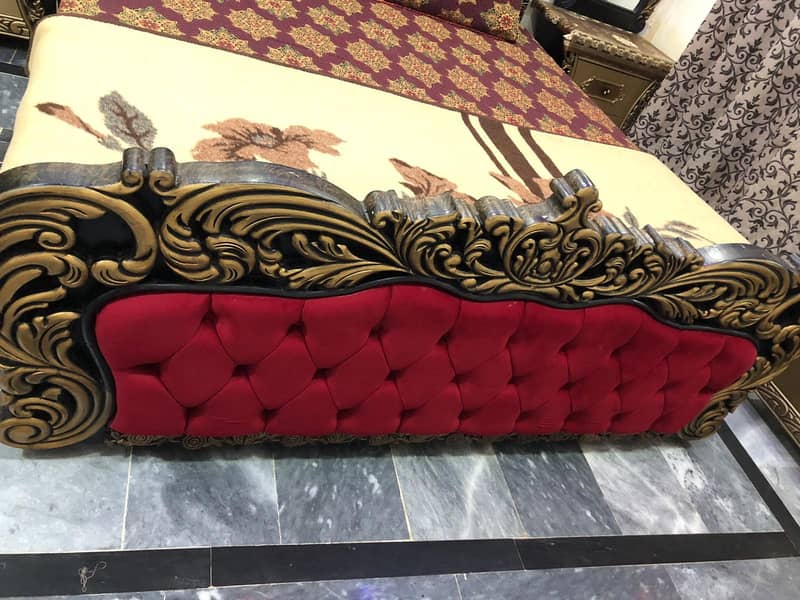 Bed set with dressing table and mirror 2