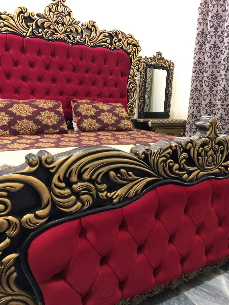 Bed set with dressing table and mirror 5