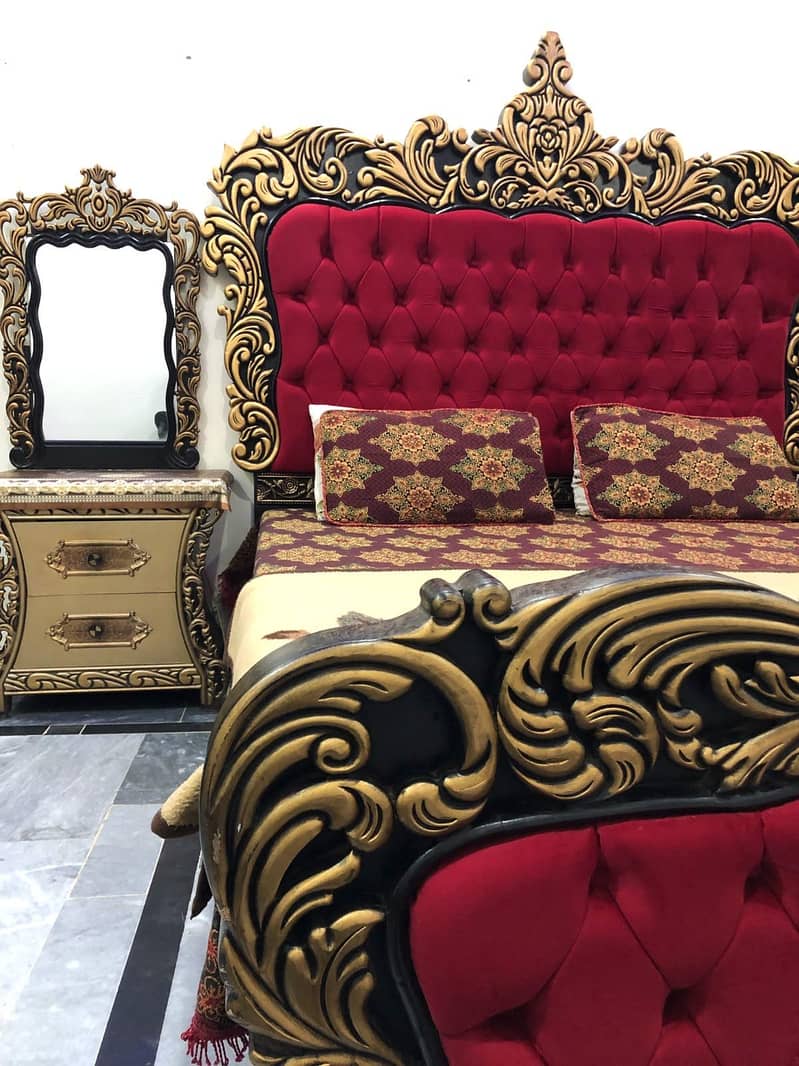 Bed set with dressing table and mirror 8
