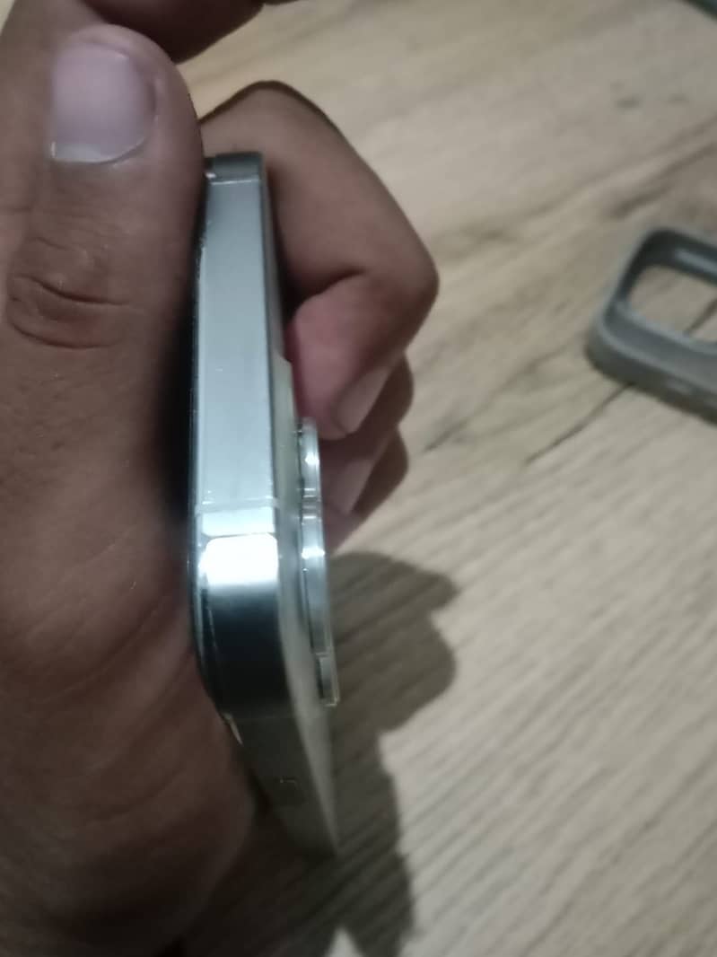 Apple iPhone 13 Pro 1