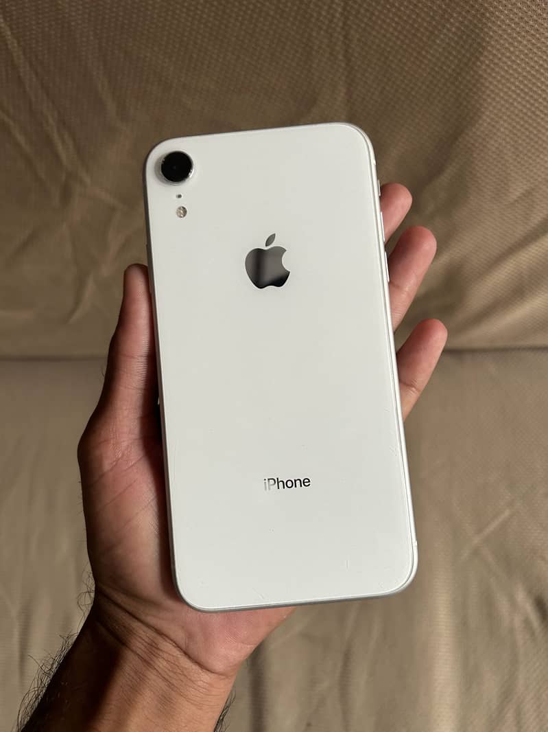 Apple iPhone XR 0