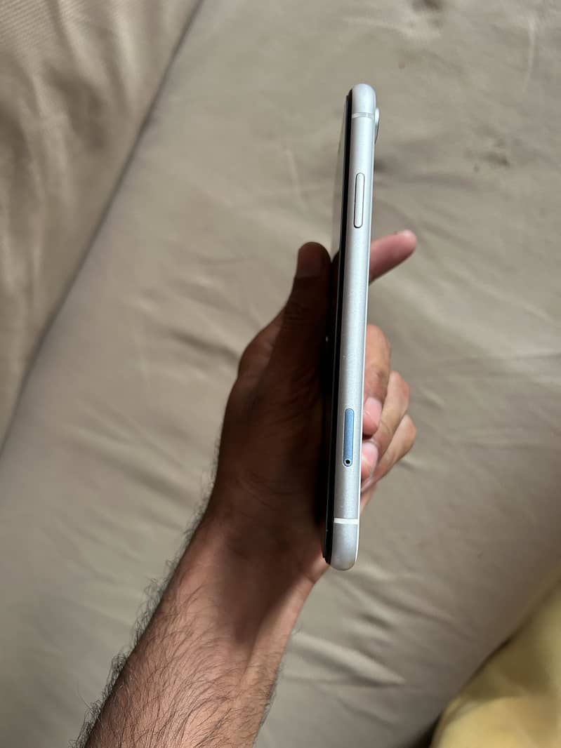 Apple iPhone XR 5