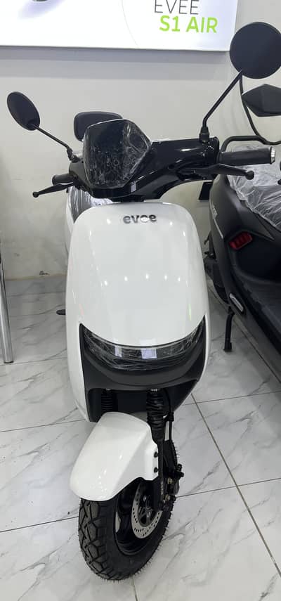 Evee mito plus