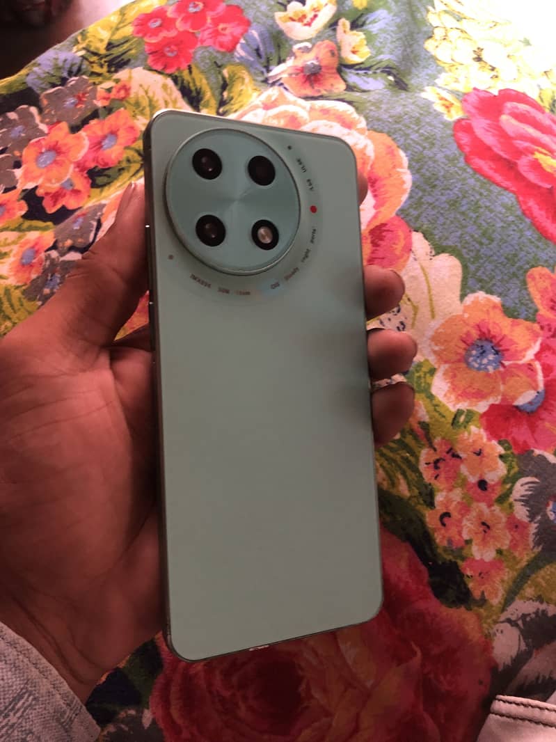 Tecno CAMON 30S Pro 0