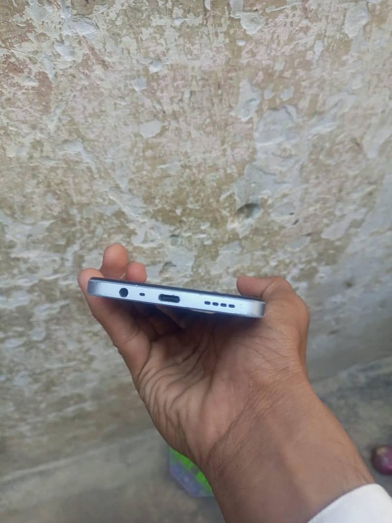 Realme Note 60 4