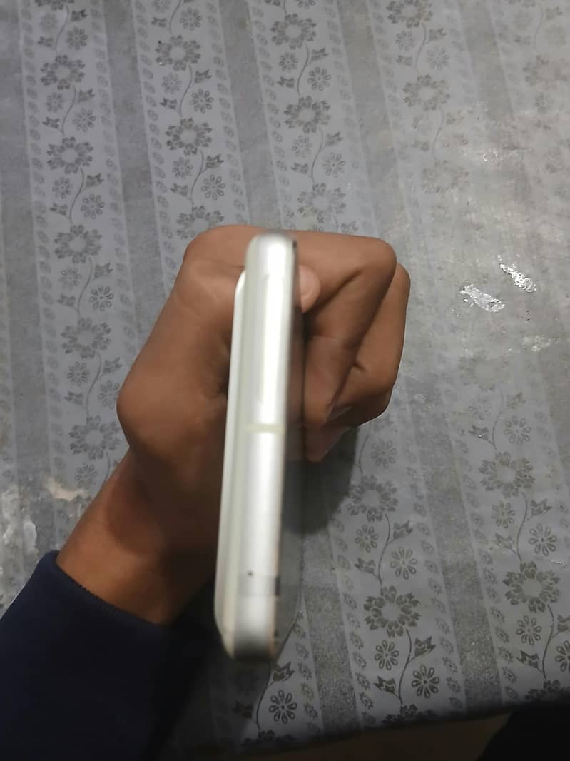 Google Pixel 7 5