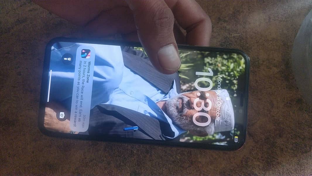 Apple iPhone XS 4
